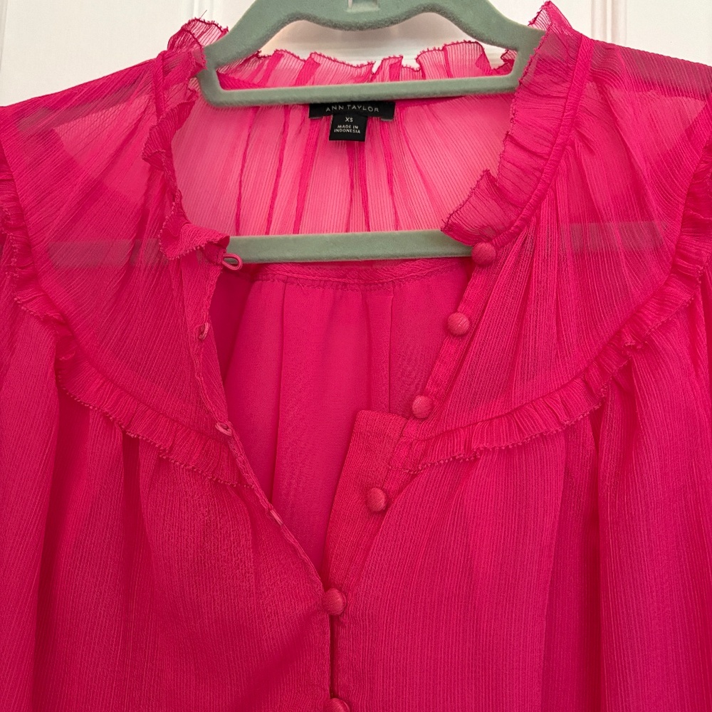 Ann Taylor Fuchsia Blouse XS, Like New!
